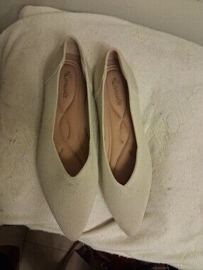 Women's SEMWISS Pointed Ballet Flat in Light Beige EU size 40, US Size 9